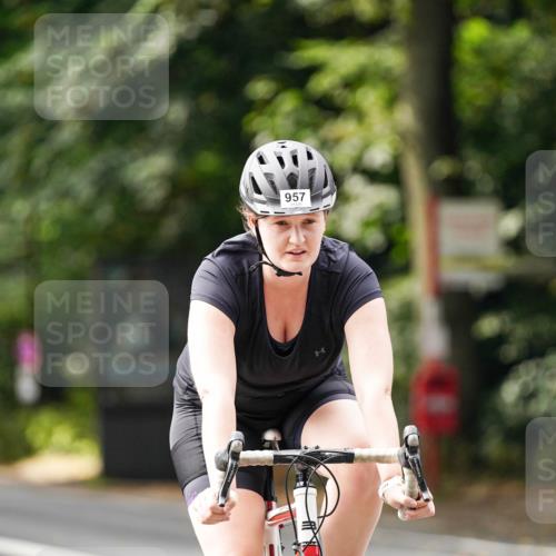 14.09.2025 - Stadtparktriathlon Michael Burmester http://msf.ph/oto/8912254 14.09.2025 11:31:06 Radfahren 862, 920, 929, 957, 964, 972, 987 meine-sportfotos.de