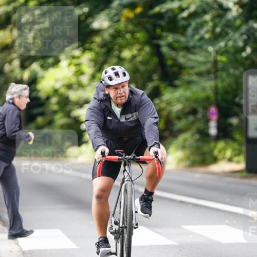 14.09.2025 - Stadtparktriathlon Michael Burmester http://msf.ph/oto/8912273 14.09.2025 11:31:28 Radfahren 857, 978, 1001, 1002 meine-sportfotos.de
