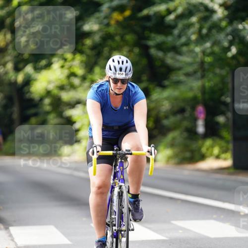 14.09.2025 - Stadtparktriathlon Michael Burmester http://msf.ph/oto/8912279 14.09.2025 11:31:41 Radfahren 876, 893, 895, 940, 958 meine-sportfotos.de