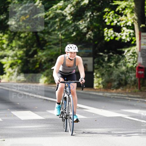 14.09.2025 - Stadtparktriathlon Michael Burmester http://msf.ph/oto/8912321 14.09.2025 11:32:46 Radfahren 936, 950, 967, 986, 994 meine-sportfotos.de