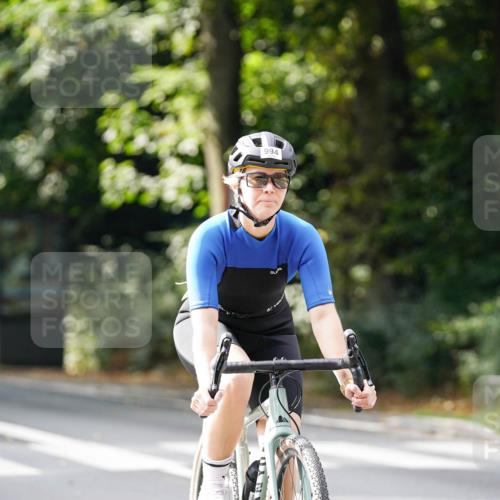 14.09.2025 - Stadtparktriathlon Michael Burmester http://msf.ph/oto/8912329 14.09.2025 11:32:54 Radfahren 936, 994 meine-sportfotos.de