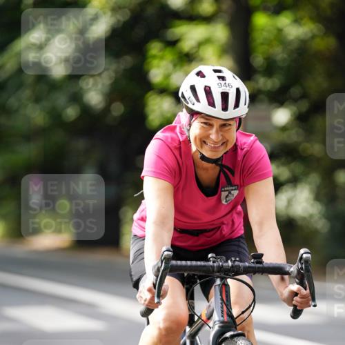 14.09.2025 - Stadtparktriathlon Michael Burmester http://msf.ph/oto/8912345 14.09.2025 11:33:22 Radfahren 824, 839, 946, 962, 980, 992, 1005, 1008, 1011, 1067 meine-sportfotos.de