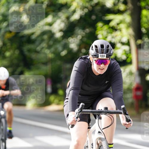 14.09.2025 - Stadtparktriathlon Michael Burmester http://msf.ph/oto/8912348 14.09.2025 11:33:24 Radfahren 824, 839, 946, 962, 980, 992, 1008, 1067 meine-sportfotos.de