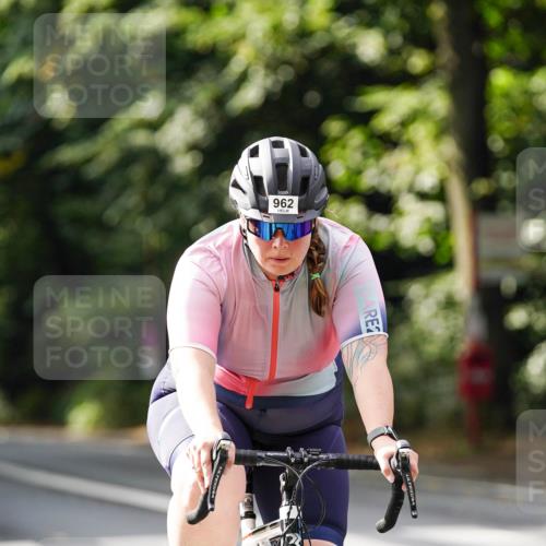 14.09.2025 - Stadtparktriathlon Michael Burmester http://msf.ph/oto/8912353 14.09.2025 11:33:30 Radfahren 824, 839, 962, 980, 1006, 1008, 1067, 1069 meine-sportfotos.de