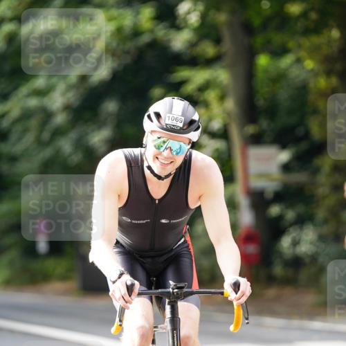 14.09.2025 - Stadtparktriathlon Michael Burmester http://msf.ph/oto/8912356 14.09.2025 11:33:39 Radfahren 951, 1006, 1069 meine-sportfotos.de