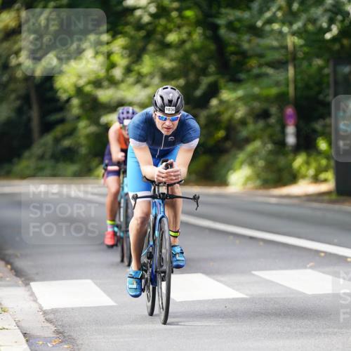 14.09.2025 - Stadtparktriathlon Michael Burmester http://msf.ph/oto/8912369 14.09.2025 11:34:06 Radfahren 911, 942, 1015, 1036 meine-sportfotos.de