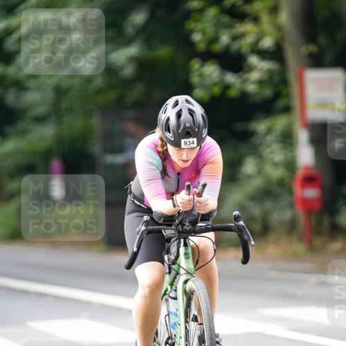 14.09.2025 - Stadtparktriathlon Michael Burmester http://msf.ph/oto/8912381 14.09.2025 11:34:26 Radfahren 902, 926, 934, 935, 969 meine-sportfotos.de
