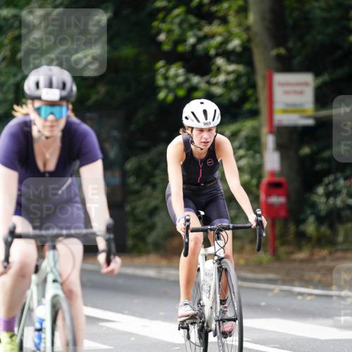 14.09.2025 - Stadtparktriathlon Michael Burmester http://msf.ph/oto/8912384 14.09.2025 11:34:32 Radfahren 902, 926, 934, 969, 1035 meine-sportfotos.de