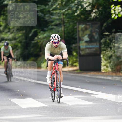 14.09.2025 - Stadtparktriathlon Michael Burmester http://msf.ph/oto/8912396 14.09.2025 11:35:00 Radfahren 924, 961, 1082 meine-sportfotos.de
