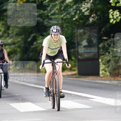 14.09.2025 - Stadtparktriathlon Michael Burmester http://msf.ph/oto/8912399 14.09.2025 11:35:03 Radfahren 924, 961, 985, 1082 meine-sportfotos.de