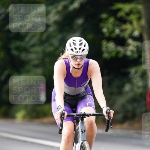 14.09.2025 - Stadtparktriathlon Michael Burmester http://msf.ph/oto/8912423 14.09.2025 11:35:35 Radfahren 941, 1020, 1023 meine-sportfotos.de