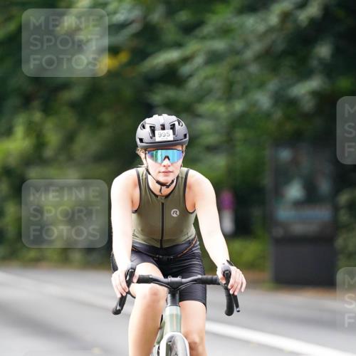 14.09.2025 - Stadtparktriathlon Michael Burmester http://msf.ph/oto/8912427 14.09.2025 11:35:46 Radfahren 995, 996, 1020, 1076 meine-sportfotos.de