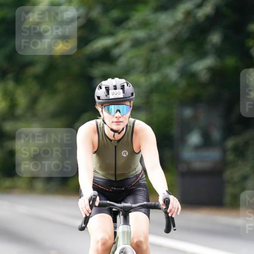 14.09.2025 - Stadtparktriathlon Michael Burmester http://msf.ph/oto/8912428 14.09.2025 11:35:46 Radfahren 995, 996, 1020, 1076 meine-sportfotos.de