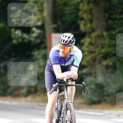 14.09.2025 - Stadtparktriathlon Michael Burmester http://msf.ph/oto/8912434 14.09.2025 11:35:54 Radfahren 837, 996, 1076, 1113 meine-sportfotos.de