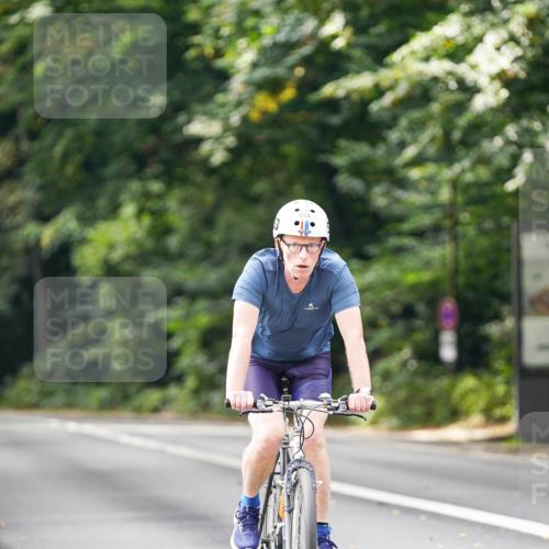 14.09.2025 - Stadtparktriathlon Michael Burmester http://msf.ph/oto/8912473 14.09.2025 11:37:00 Radfahren 854, 975, 1027 meine-sportfotos.de