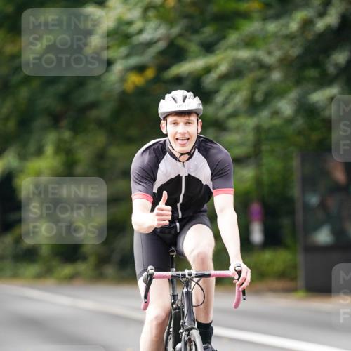 14.09.2025 - Stadtparktriathlon Michael Burmester http://msf.ph/oto/8912482 14.09.2025 11:37:17 Radfahren 1051 meine-sportfotos.de