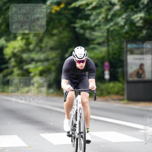 14.09.2025 - Stadtparktriathlon Michael Burmester http://msf.ph/oto/8912505 14.09.2025 11:37:52 Radfahren 963, 981, 984, 987, 1026, 1064 meine-sportfotos.de