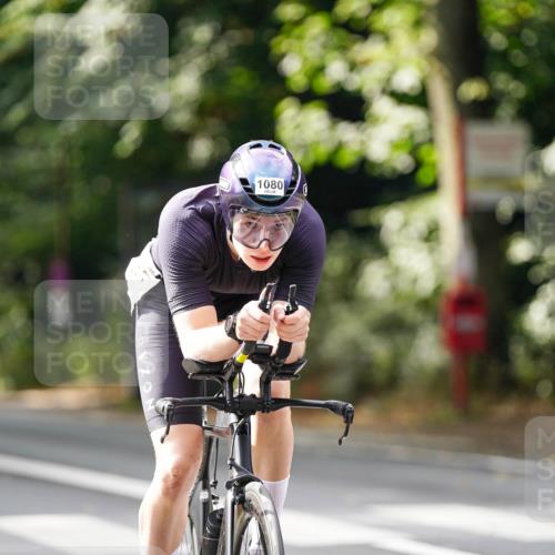 14.09.2025 - Stadtparktriathlon Michael Burmester http://msf.ph/oto/8912514 14.09.2025 11:38:04 Radfahren 963, 987, 1033, 1064, 1080, 1102 meine-sportfotos.de