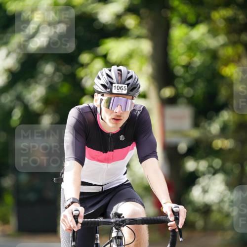 14.09.2025 - Stadtparktriathlon Michael Burmester http://msf.ph/oto/8912517 14.09.2025 11:38:13 Radfahren 891, 1065 meine-sportfotos.de