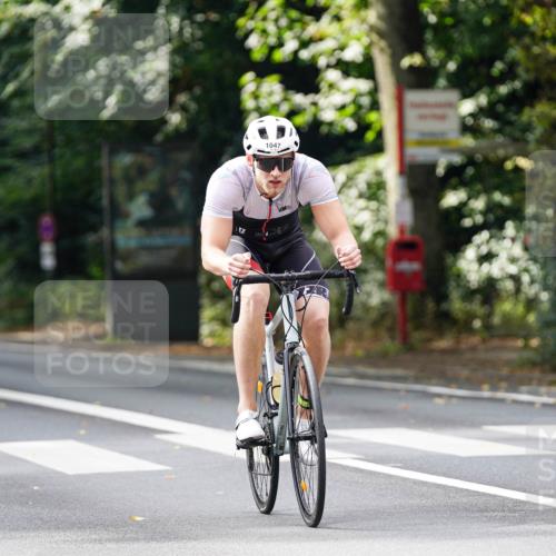 14.09.2025 - Stadtparktriathlon Michael Burmester http://msf.ph/oto/8912538 14.09.2025 11:38:46 Radfahren 855, 943, 1019, 1046, 1047 meine-sportfotos.de