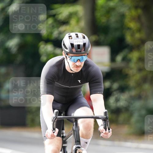 14.09.2025 - Stadtparktriathlon Michael Burmester http://msf.ph/oto/8912547 14.09.2025 11:38:59 Radfahren 998, 1019, 1025, 1086, 1099 meine-sportfotos.de