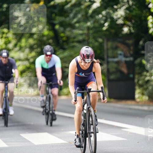 14.09.2025 - Stadtparktriathlon Michael Burmester http://msf.ph/oto/8912571 14.09.2025 11:39:31 Radfahren 940, 960, 1031, 1058, 1073, 1088, 1110 meine-sportfotos.de