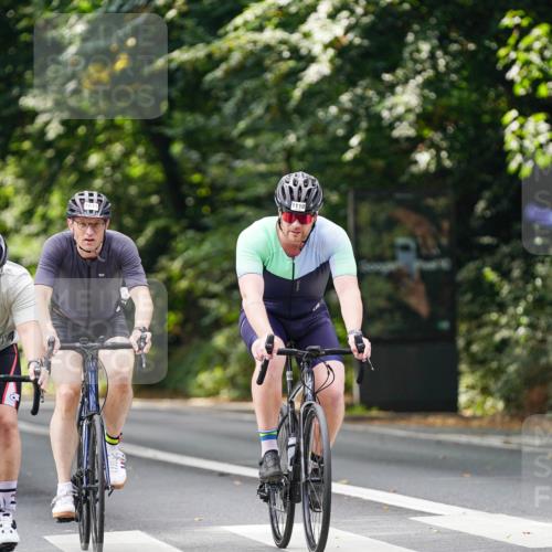 14.09.2025 - Stadtparktriathlon Michael Burmester http://msf.ph/oto/8912572 14.09.2025 11:39:31 Radfahren 940, 960, 1031, 1058, 1073, 1088, 1110 meine-sportfotos.de