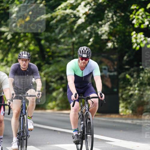 14.09.2025 - Stadtparktriathlon Michael Burmester http://msf.ph/oto/8912573 14.09.2025 11:39:32 Radfahren 940, 960, 1031, 1058, 1073, 1088, 1110, 1120 meine-sportfotos.de