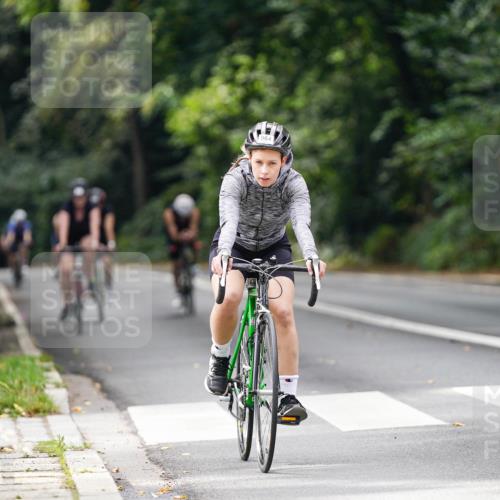 14.09.2025 - Stadtparktriathlon Michael Burmester http://msf.ph/oto/8912585 14.09.2025 11:39:50 Radfahren 929, 957, 964, 1060, 1063, 1067, 1095, 1108 meine-sportfotos.de