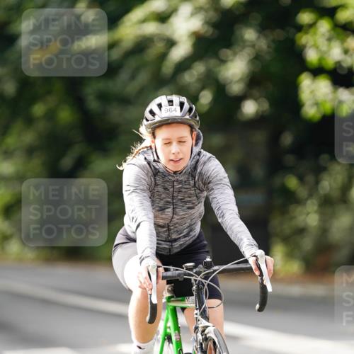 14.09.2025 - Stadtparktriathlon Michael Burmester http://msf.ph/oto/8912586 14.09.2025 11:39:51 Radfahren 929, 957, 964, 1056, 1060, 1063, 1067, 1095 meine-sportfotos.de