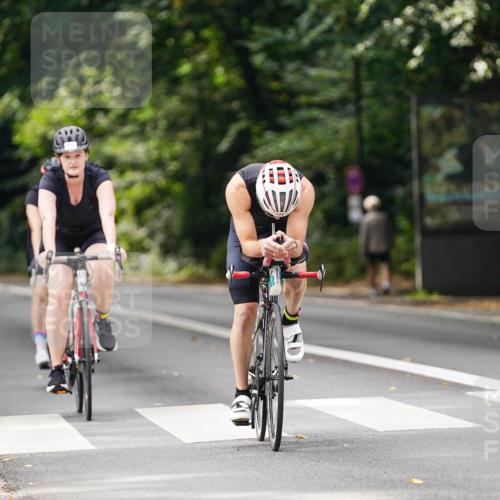 14.09.2025 - Stadtparktriathlon Michael Burmester http://msf.ph/oto/8912589 14.09.2025 11:39:54 Radfahren 929, 945, 957, 964, 1056, 1060, 1067, 1095 meine-sportfotos.de