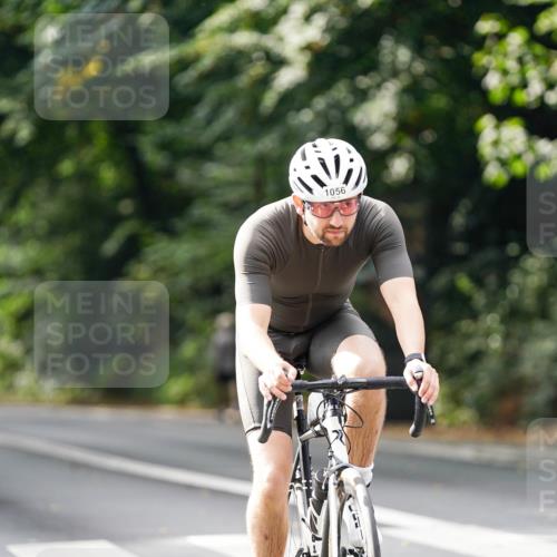 14.09.2025 - Stadtparktriathlon Michael Burmester http://msf.ph/oto/8912599 14.09.2025 11:39:59 Radfahren 822, 929, 945, 957, 1053, 1056, 1060, 1067 meine-sportfotos.de