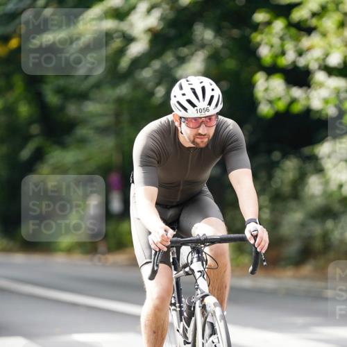 14.09.2025 - Stadtparktriathlon Michael Burmester http://msf.ph/oto/8912600 14.09.2025 11:39:59 Radfahren 822, 929, 945, 957, 1053, 1056, 1060, 1067 meine-sportfotos.de