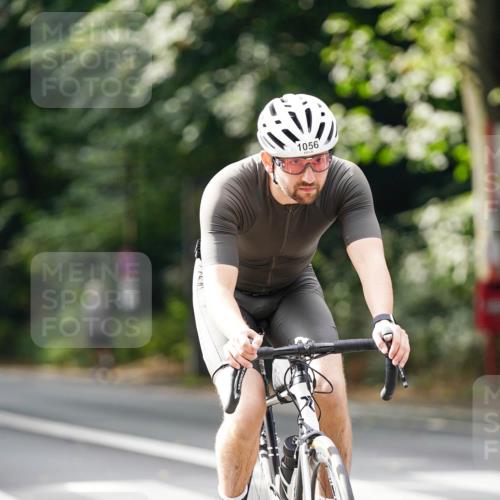 14.09.2025 - Stadtparktriathlon Michael Burmester http://msf.ph/oto/8912601 14.09.2025 11:39:59 Radfahren 822, 929, 945, 957, 1053, 1056, 1060, 1067 meine-sportfotos.de