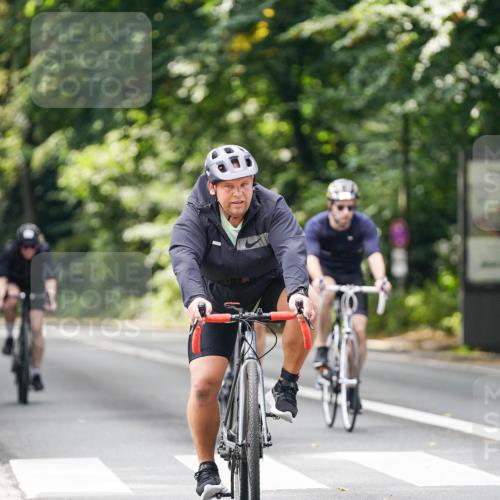 14.09.2025 - Stadtparktriathlon Michael Burmester http://msf.ph/oto/8912628 14.09.2025 11:40:41 Radfahren 857, 948, 950, 966, 967, 1007, 1089, 1116 meine-sportfotos.de