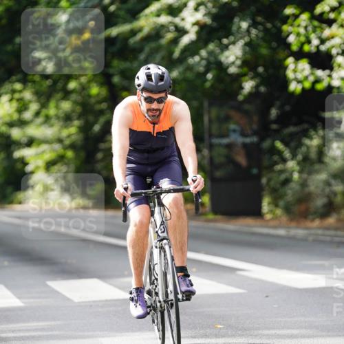 14.09.2025 - Stadtparktriathlon Michael Burmester http://msf.ph/oto/8912644 14.09.2025 11:40:57 Radfahren 958, 978, 992, 1006, 1036, 1071, 1098 meine-sportfotos.de