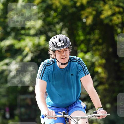 14.09.2025 - Stadtparktriathlon Michael Burmester http://msf.ph/oto/8912648 14.09.2025 11:41:00 Radfahren 958, 992, 1071, 1098 meine-sportfotos.de