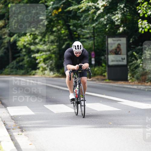 14.09.2025 - Stadtparktriathlon Michael Burmester http://msf.ph/oto/8912651 14.09.2025 11:41:10 Radfahren 951, 992, 1022 meine-sportfotos.de