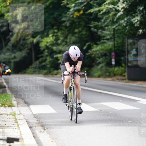 14.09.2025 - Stadtparktriathlon Michael Burmester http://msf.ph/oto/8912655 14.09.2025 11:41:17 Radfahren 951, 1022 meine-sportfotos.de