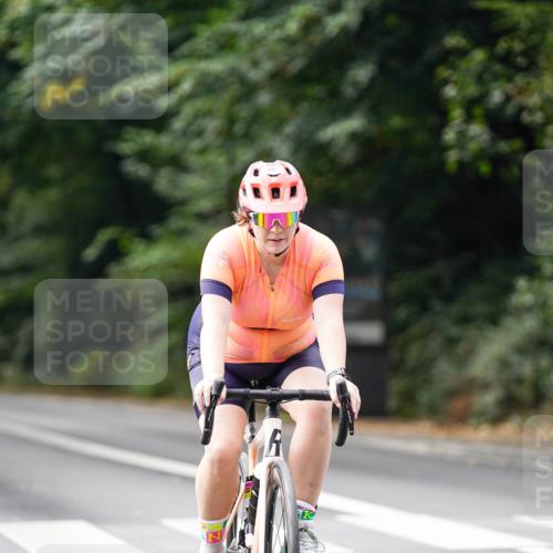 14.09.2025 - Stadtparktriathlon Michael Burmester http://msf.ph/oto/8912666 14.09.2025 11:41:34 Radfahren 930, 942, 986, 1035, 1079 meine-sportfotos.de
