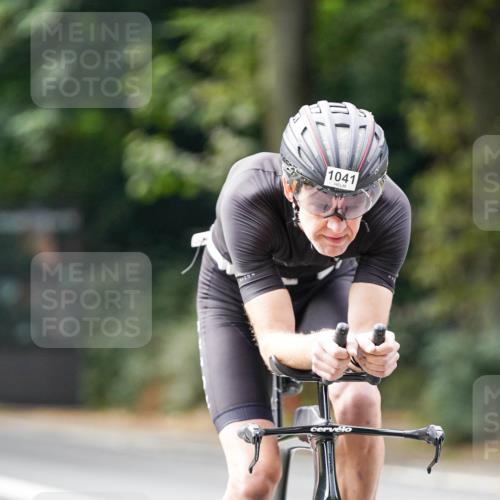 14.09.2025 - Stadtparktriathlon Michael Burmester http://msf.ph/oto/8912676 14.09.2025 11:41:49 Radfahren 974, 1041, 1050 meine-sportfotos.de