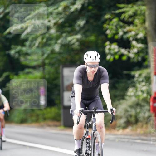 14.09.2025 - Stadtparktriathlon Michael Burmester http://msf.ph/oto/8912687 14.09.2025 11:42:04 Radfahren 936, 970, 980, 1015, 1061, 1068, 1082, 1121 meine-sportfotos.de