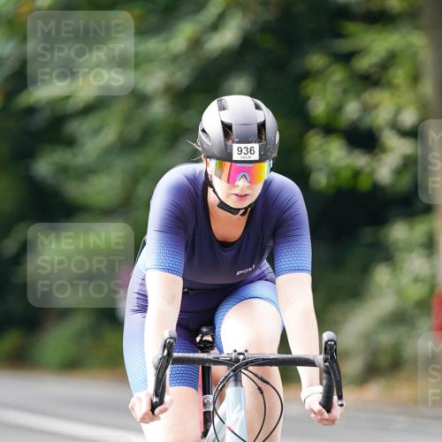 14.09.2025 - Stadtparktriathlon Michael Burmester http://msf.ph/oto/8912689 14.09.2025 11:42:05 Radfahren 936, 980, 1061, 1082, 1121 meine-sportfotos.de