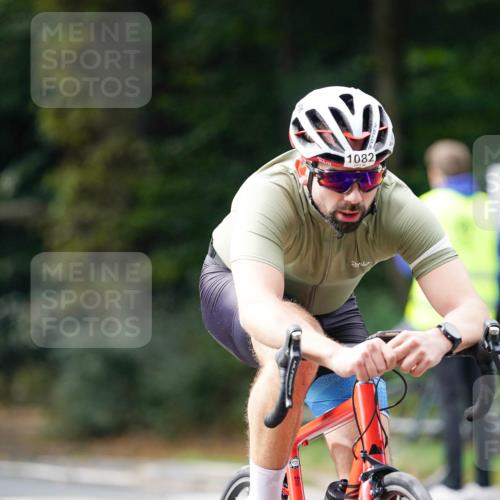 14.09.2025 - Stadtparktriathlon Michael Burmester http://msf.ph/oto/8912691 14.09.2025 11:42:06 Radfahren 936, 980, 1061, 1082, 1121 meine-sportfotos.de