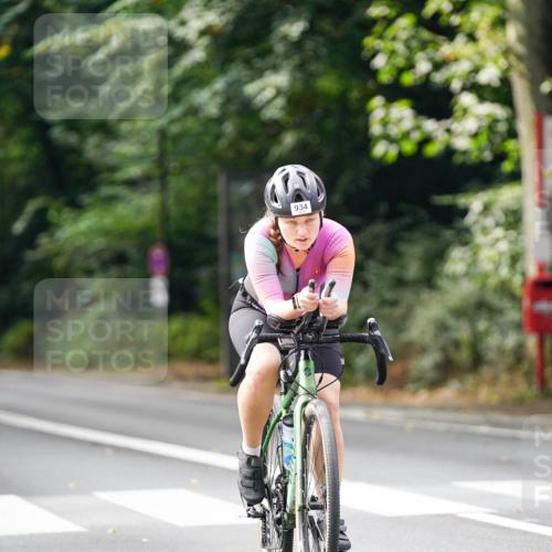 14.09.2025 - Stadtparktriathlon Michael Burmester http://msf.ph/oto/8912700 14.09.2025 11:42:24 Radfahren 934, 935, 962, 969, 979, 994, 1011, 1012, 1023, 1066, 1084 meine-sportfotos.de
