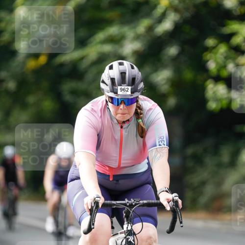 14.09.2025 - Stadtparktriathlon Michael Burmester http://msf.ph/oto/8912703 14.09.2025 11:42:26 Radfahren 934, 935, 962, 969, 979, 1011, 1012, 1023, 1066, 1084, 1092 meine-sportfotos.de