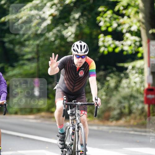 14.09.2025 - Stadtparktriathlon Michael Burmester http://msf.ph/oto/8912707 14.09.2025 11:42:29 Radfahren 934, 935, 962, 979, 993, 1011, 1012, 1023, 1066, 1076, 1092 meine-sportfotos.de