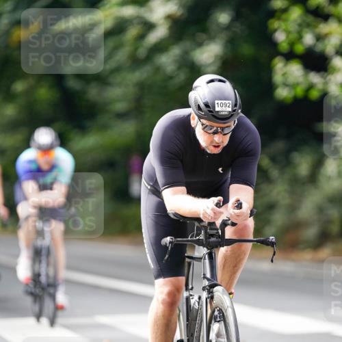 14.09.2025 - Stadtparktriathlon Michael Burmester http://msf.ph/oto/8912714 14.09.2025 11:42:34 Radfahren 993, 997, 1005, 1011, 1023, 1066, 1076, 1092, 1103, 1113 meine-sportfotos.de