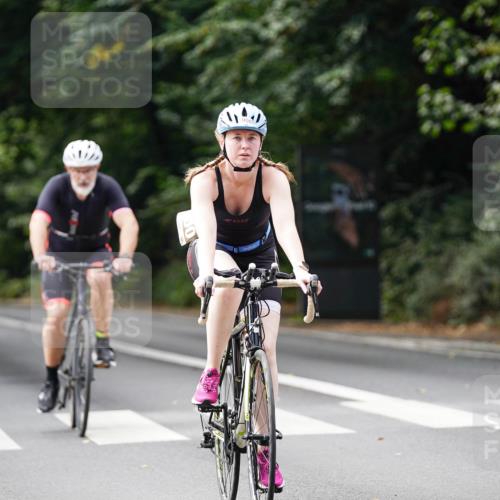 14.09.2025 - Stadtparktriathlon Michael Burmester http://msf.ph/oto/8912728 14.09.2025 11:42:46 Radfahren 824, 926, 990, 1000, 1005, 1017, 1072, 1075, 1094, 1103, 1113 meine-sportfotos.de