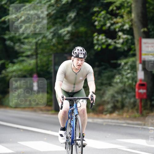 14.09.2025 - Stadtparktriathlon Michael Burmester http://msf.ph/oto/8912736 14.09.2025 11:42:51 Radfahren 824, 926, 990, 1000, 1017, 1029, 1055, 1072, 1075, 1094 meine-sportfotos.de